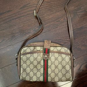 Vintage 1970s Gucci shoulder bag